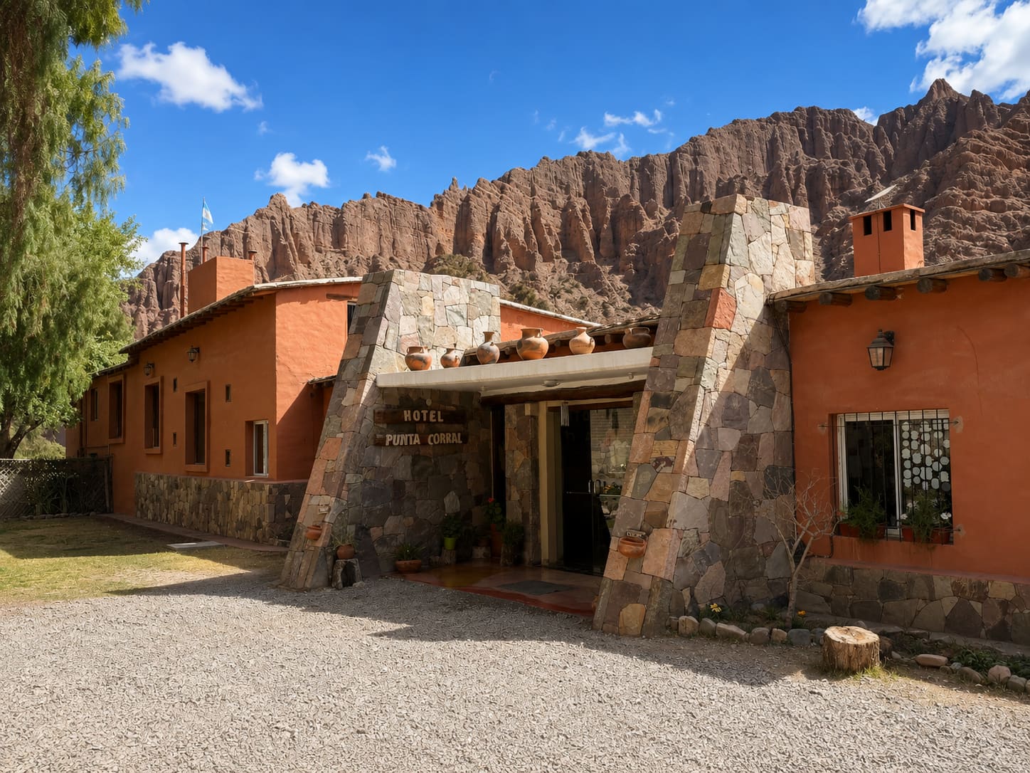 Frente — Hotel Punta Corral
